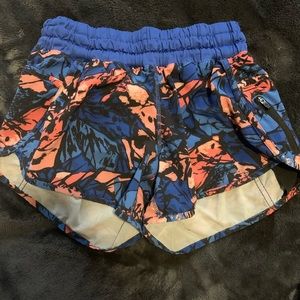 Multi colors Lululemon Tracker Short size 4